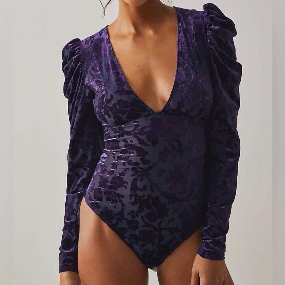 Free People Intimately Magic Hour purple velvet long-sleeve bodysuit XS NEW